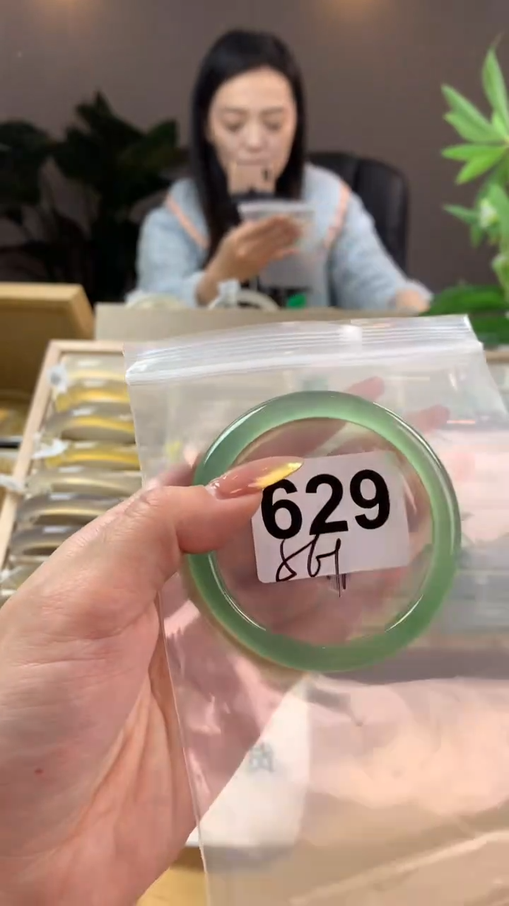 【闪购商品】玛瑙/玉髓手镯未镶嵌629