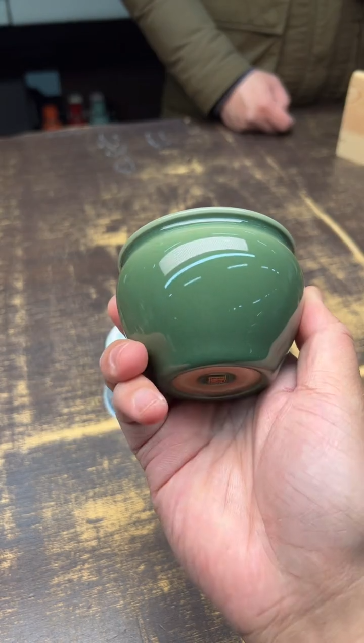 【闪购商品】/严少英天宸缸 。。。