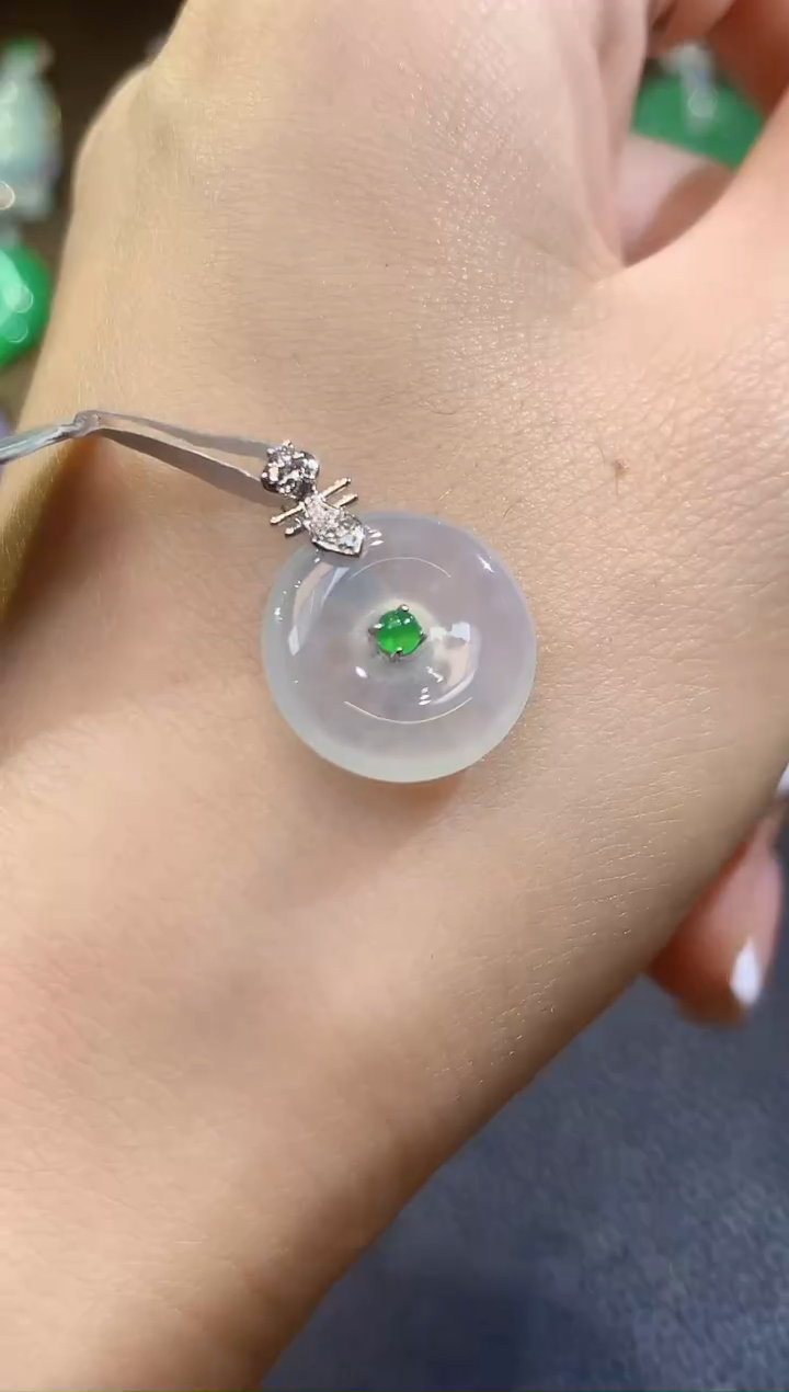 吊坠(不含链)18K金镶嵌翡翠A24多样性发一件