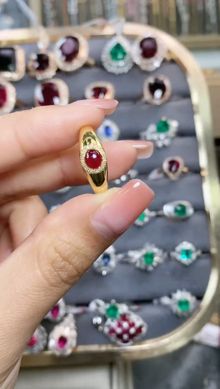 【闪购商品】红宝石戒指18K金镶嵌18K金镶嵌红宝石戒指