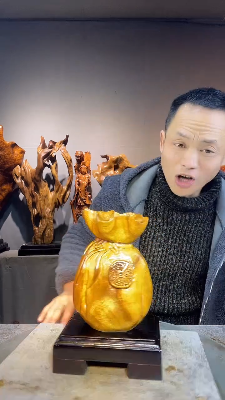 金丝楠牛*小叶桢楠随行摆件8