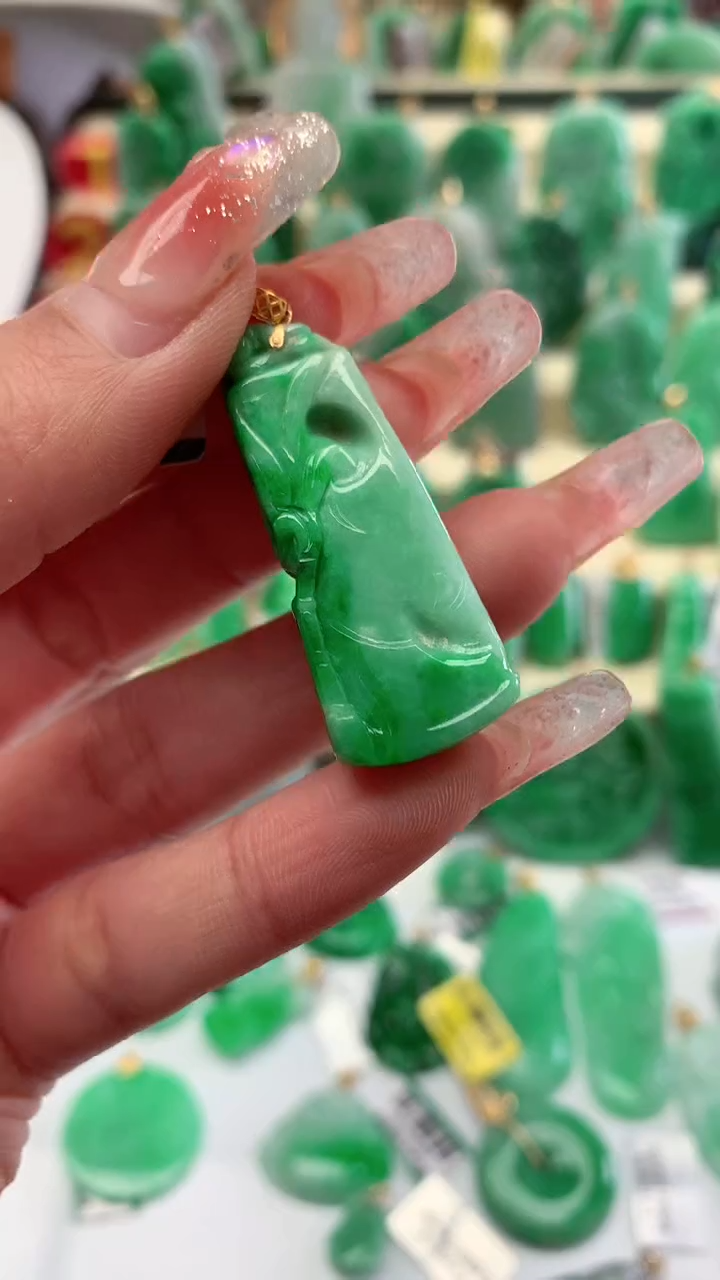 【闪购商品】翡翠颈饰18K金镶嵌挂件