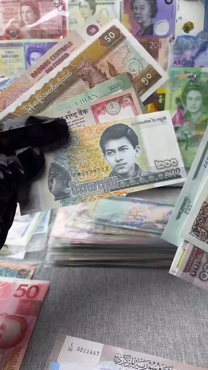 纸币15张豹子号？？？