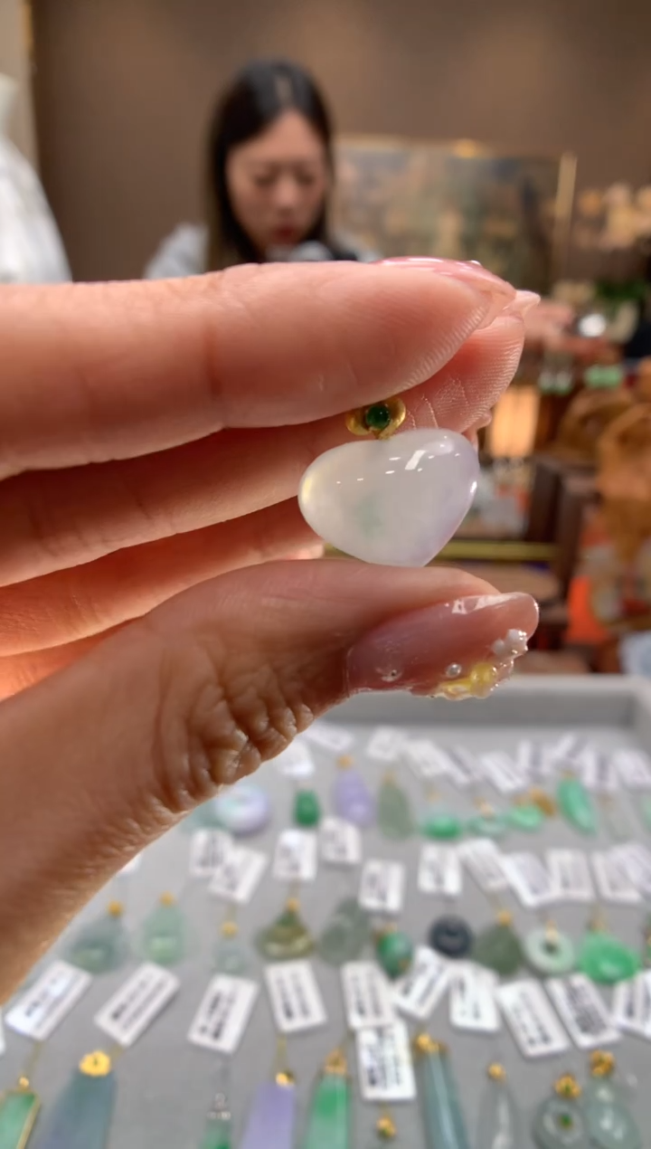 【闪购商品】翡翠颈饰18K金镶嵌爱心