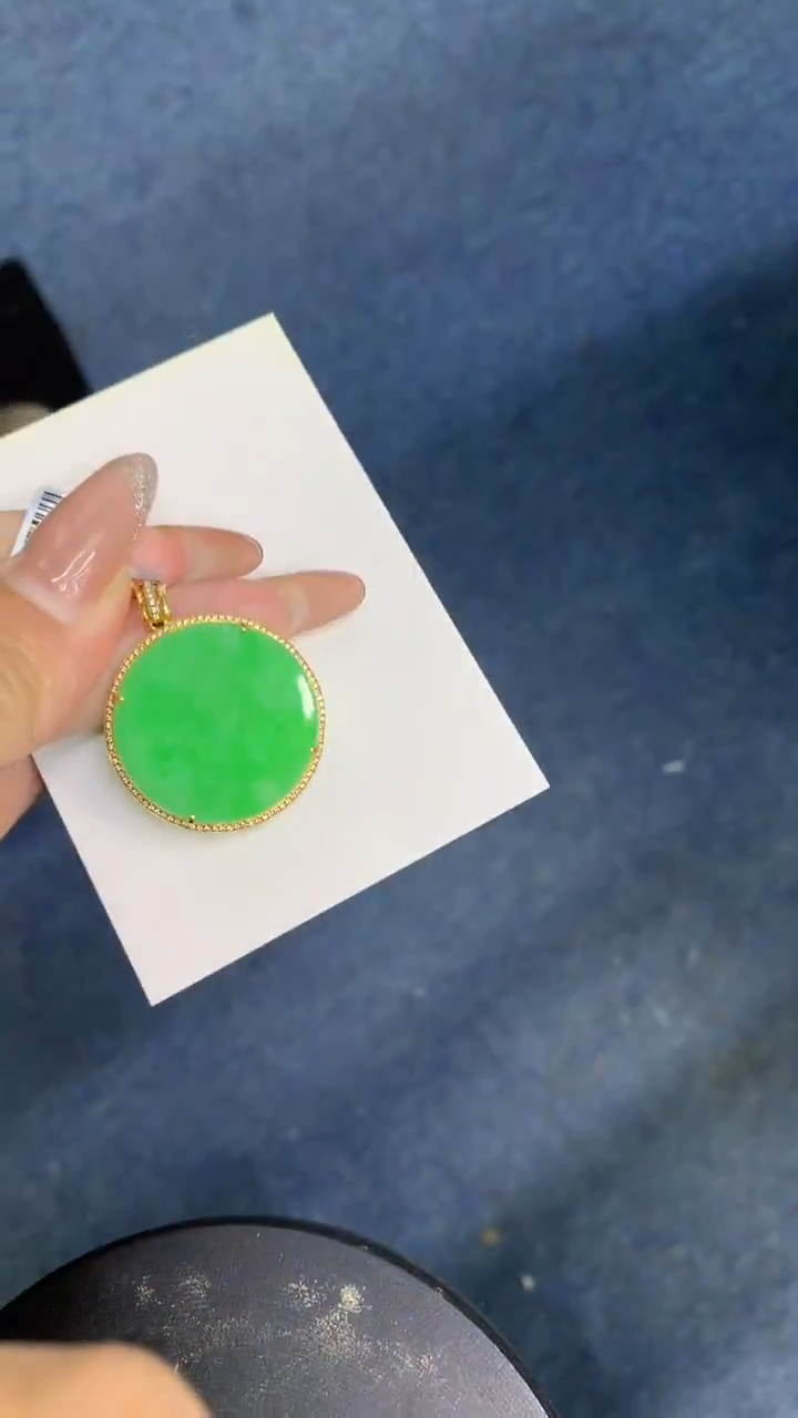 颈饰18K金镶嵌翡翠1