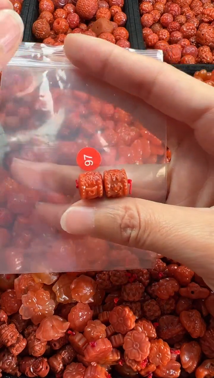 【闪购商品】南红玛瑙未镶嵌颈饰2