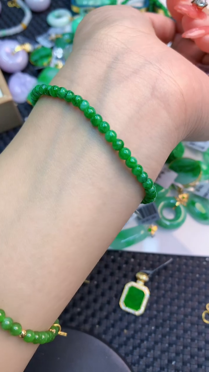 颈饰未镶嵌翡翠1