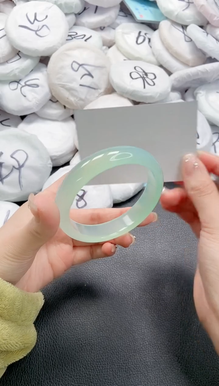 【闪购商品】石英质玉手镯未镶嵌 4L87-60