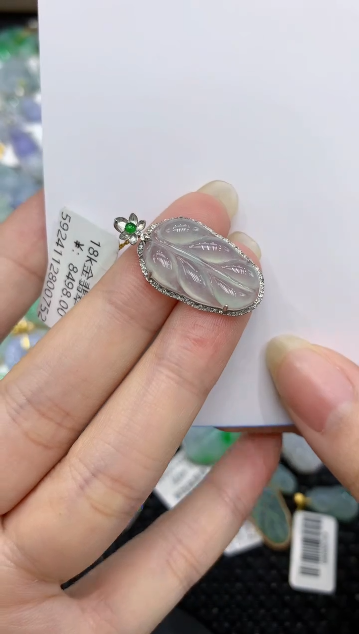 【闪购商品】翡翠颈饰18K金镶嵌8888888888