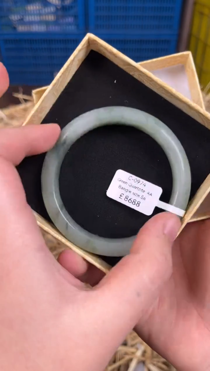 未镶嵌手镯石英质玉C0974