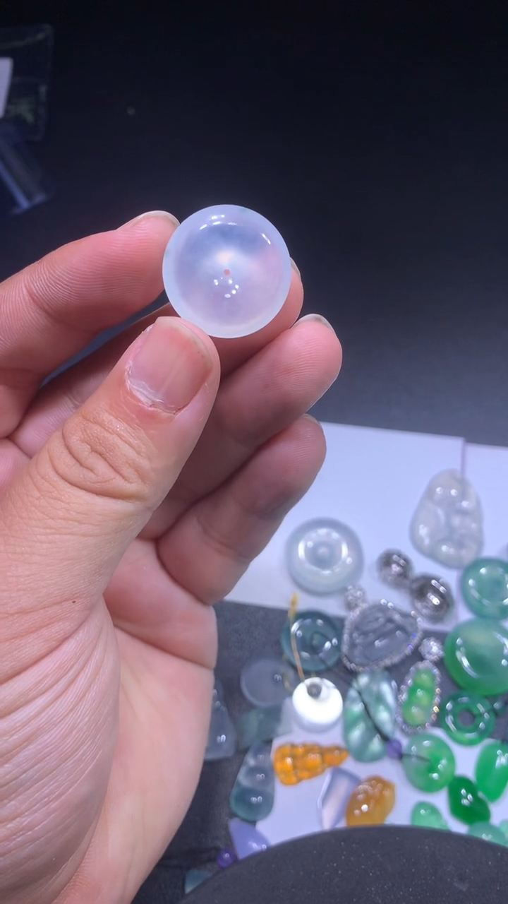 颈饰未镶嵌翡翠平安扣