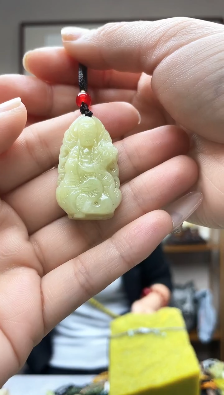 未镶嵌岫玉吊坠·