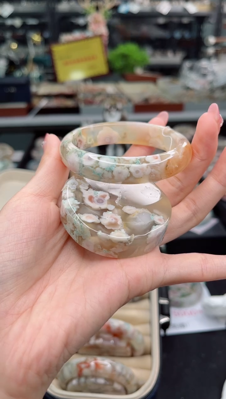 【闪购商品】石英质玉手镯未镶嵌55圈口（赠品镯心）S92041