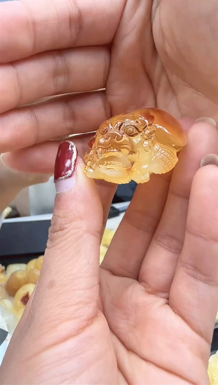 【闪购商品】琥珀裸石未镶嵌摆件