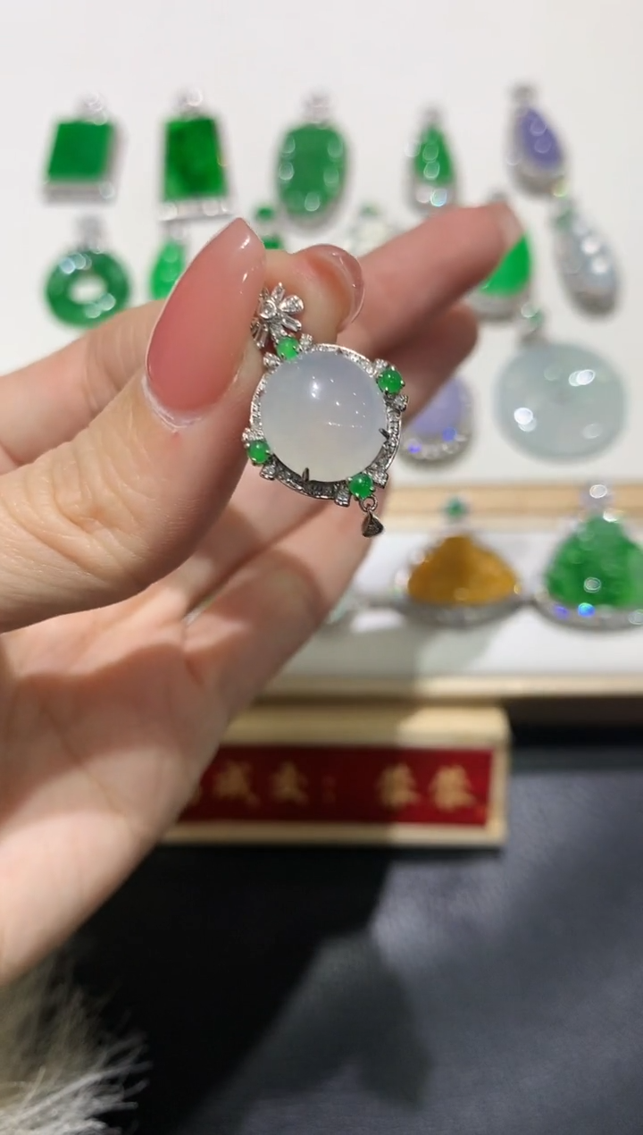 【闪购商品】翡翠吊坠(不含链)18K金镶嵌团购6