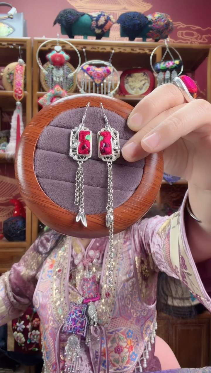 刺绣耳环99甜甜家