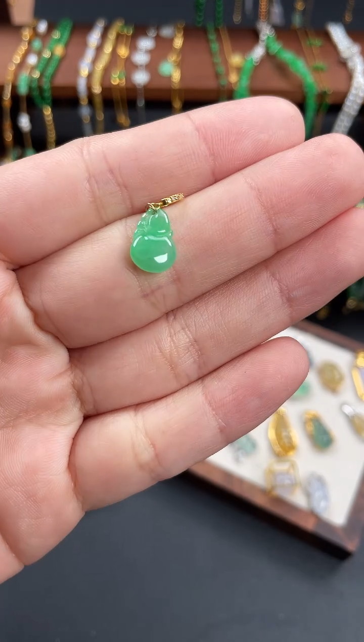 【闪购商品】翡翠吊坠(不含链)18K金镶嵌一个    P03719