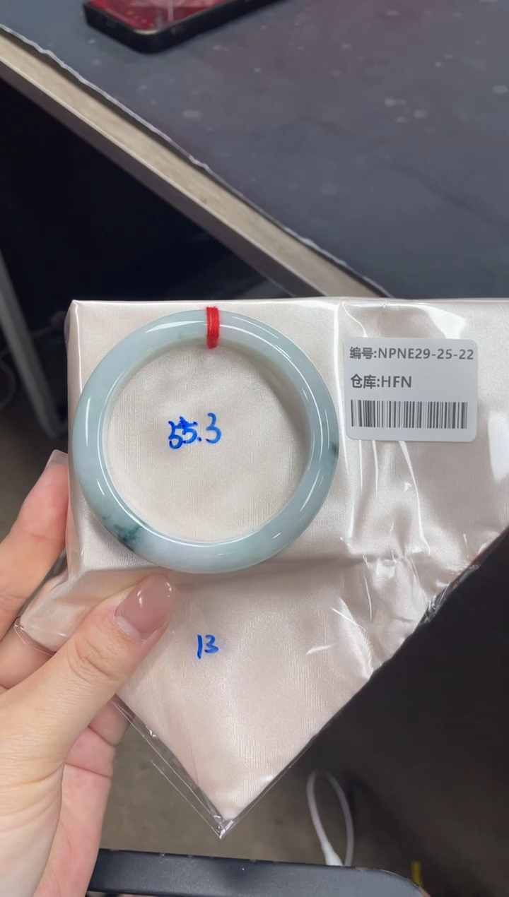 未镶嵌手镯翡翠翡翠手镯