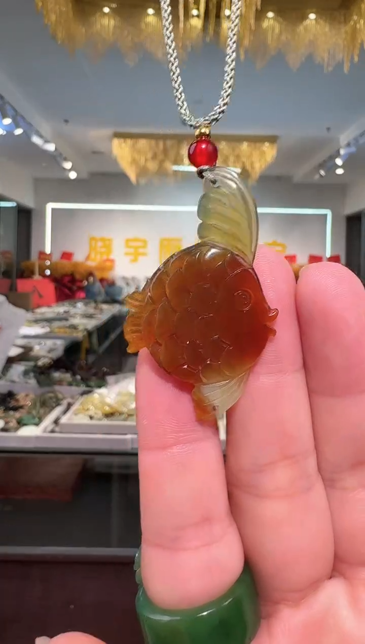 未镶嵌岫玉颈饰吊坠