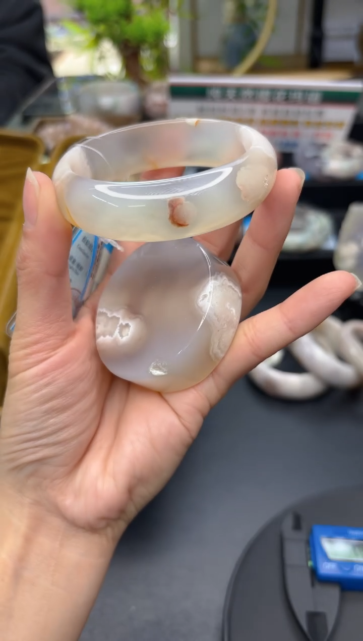 【闪购商品】石英质玉手镯未镶嵌C2287(56圈赠送镯心)