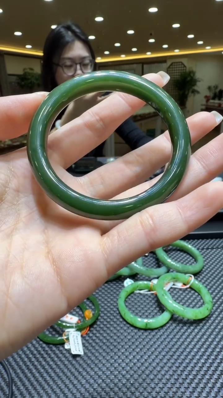 颈饰未镶嵌和田玉手镯52