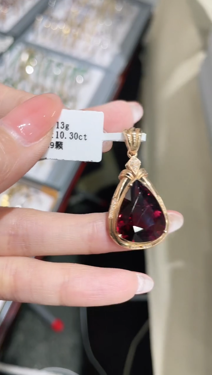 18K金镶嵌吊坠碧玺吊坠