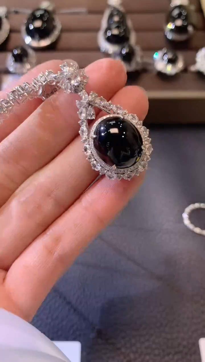 【闪购商品】翡翠吊坠(不含链)18K金镶嵌A48翡翠