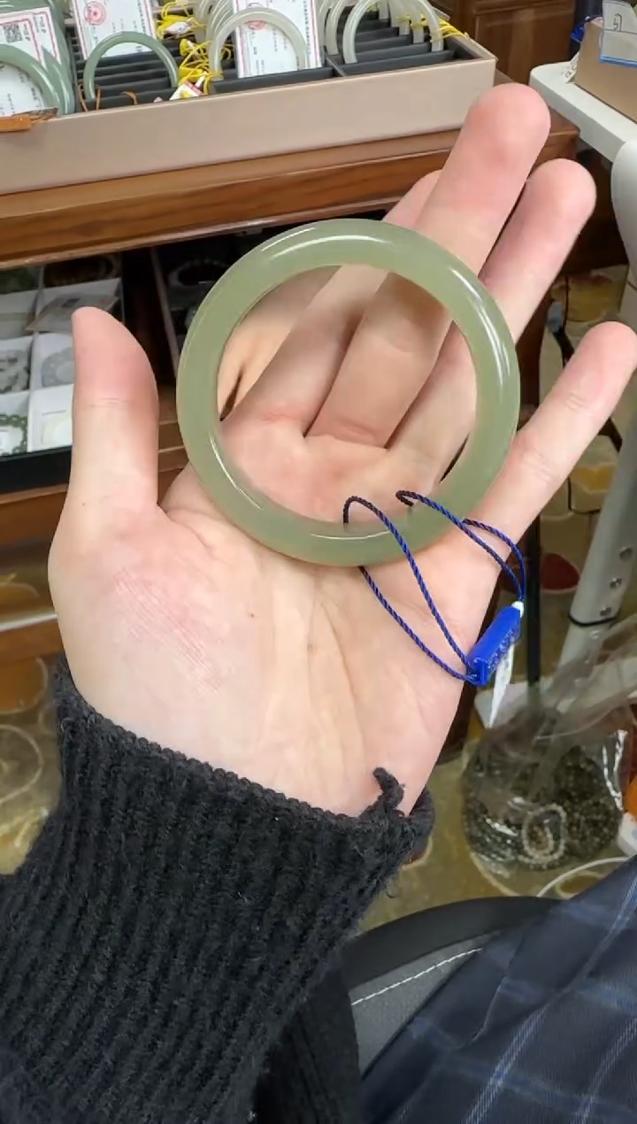 未镶嵌手镯和田玉54