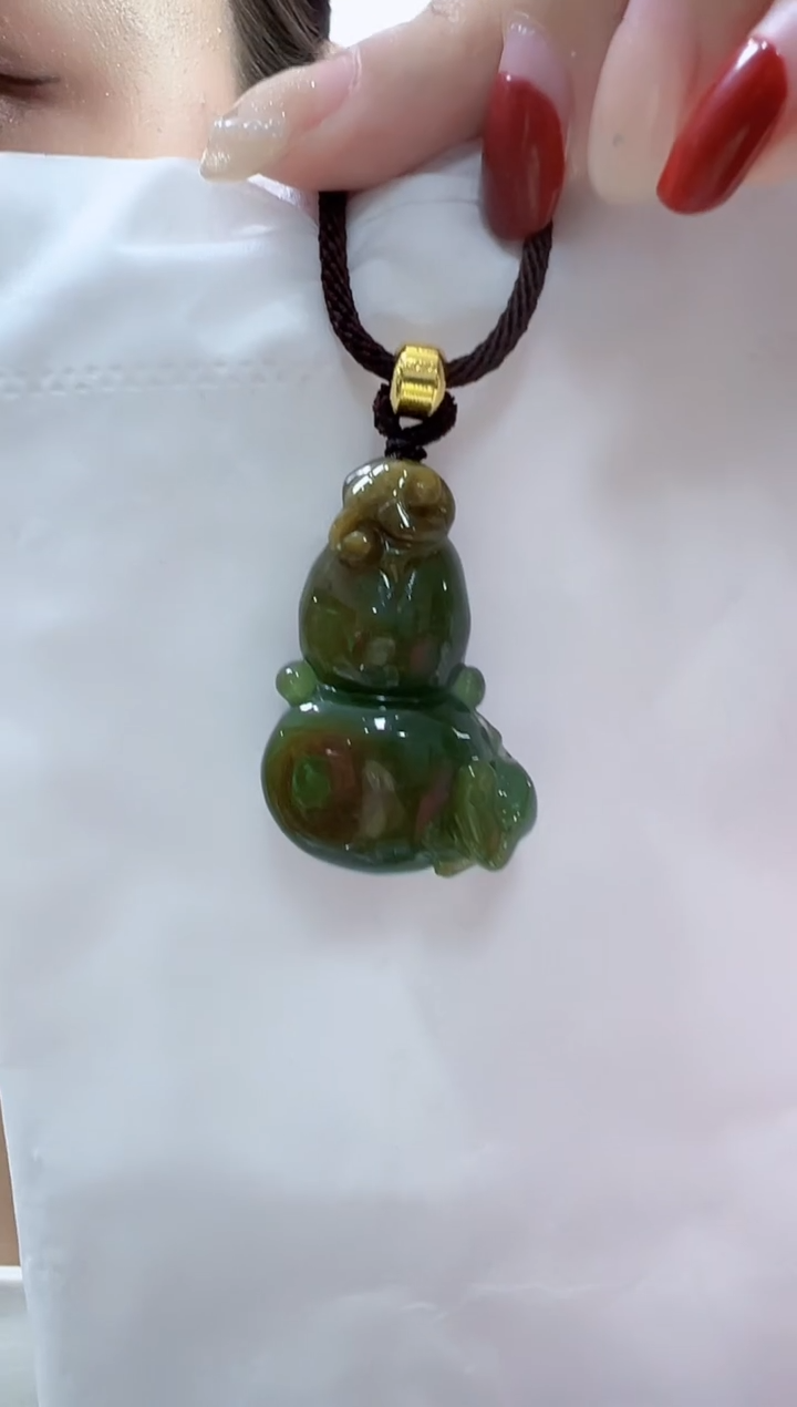 【闪购商品】翡翠颈饰未镶嵌孤品葫芦