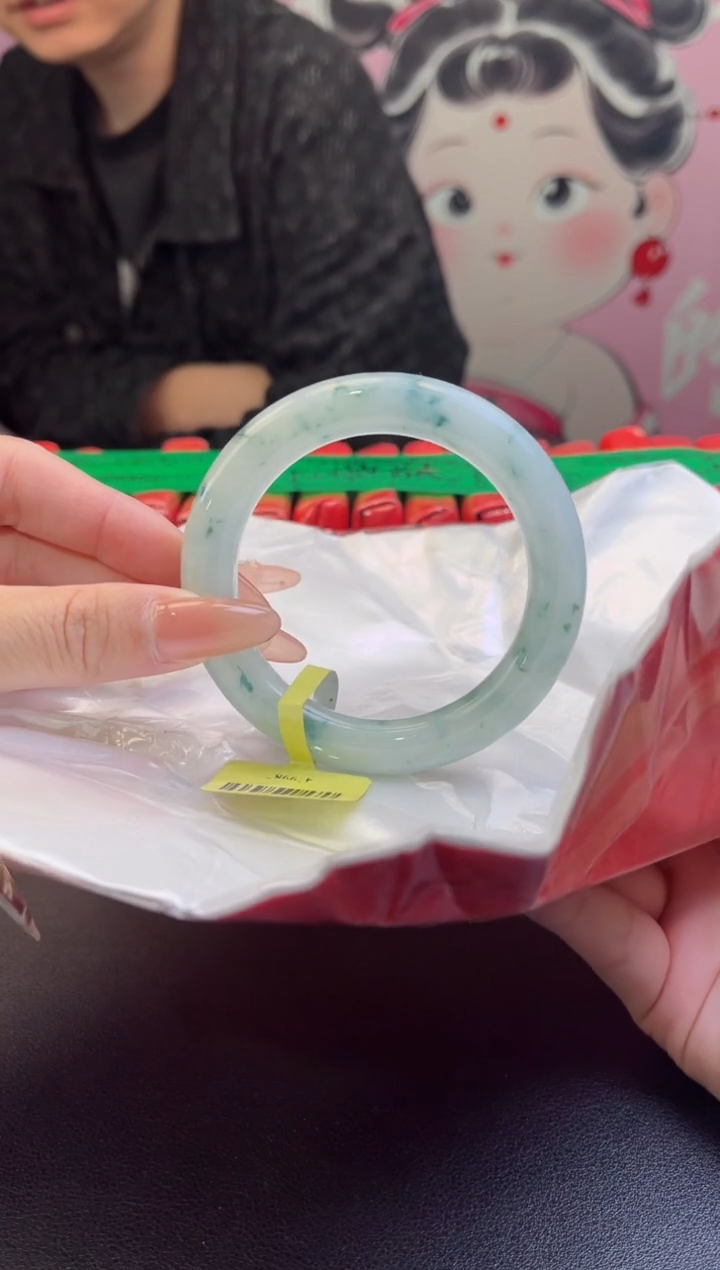 【闪购商品】翡翠手镯（圆镯）未镶嵌翡翠手镯1