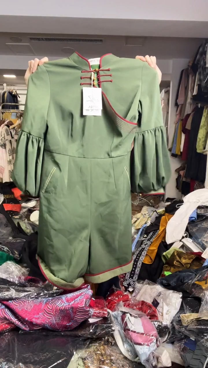 连衣裙       L码        105-115斤