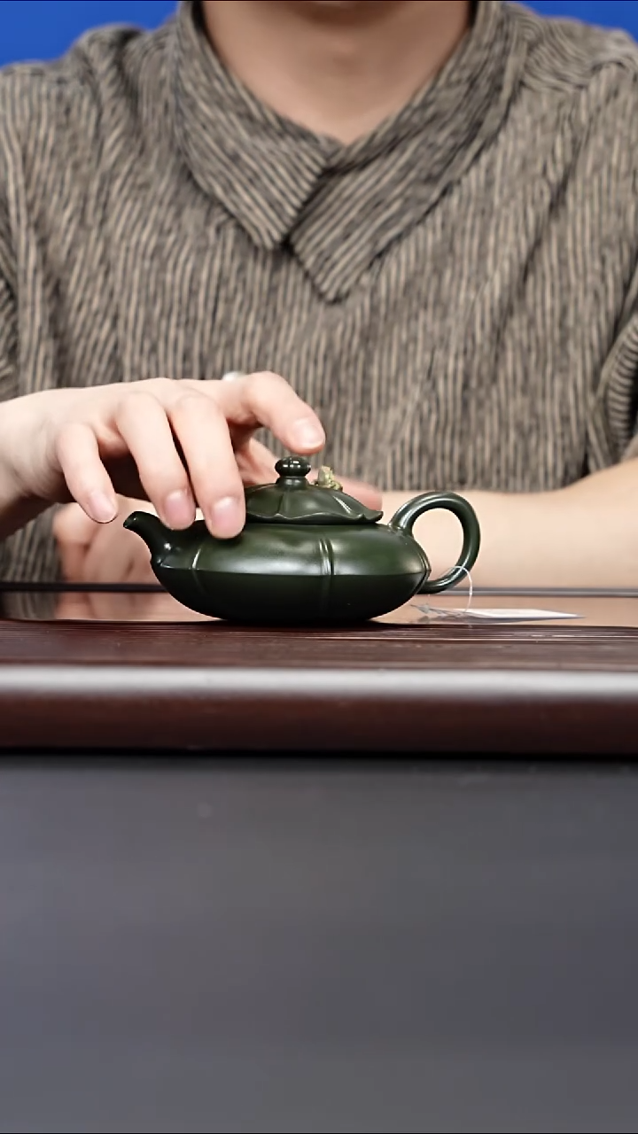 茶壶紫砂宜兴紫砂 青蛙莲子壶绿泥 柳用江