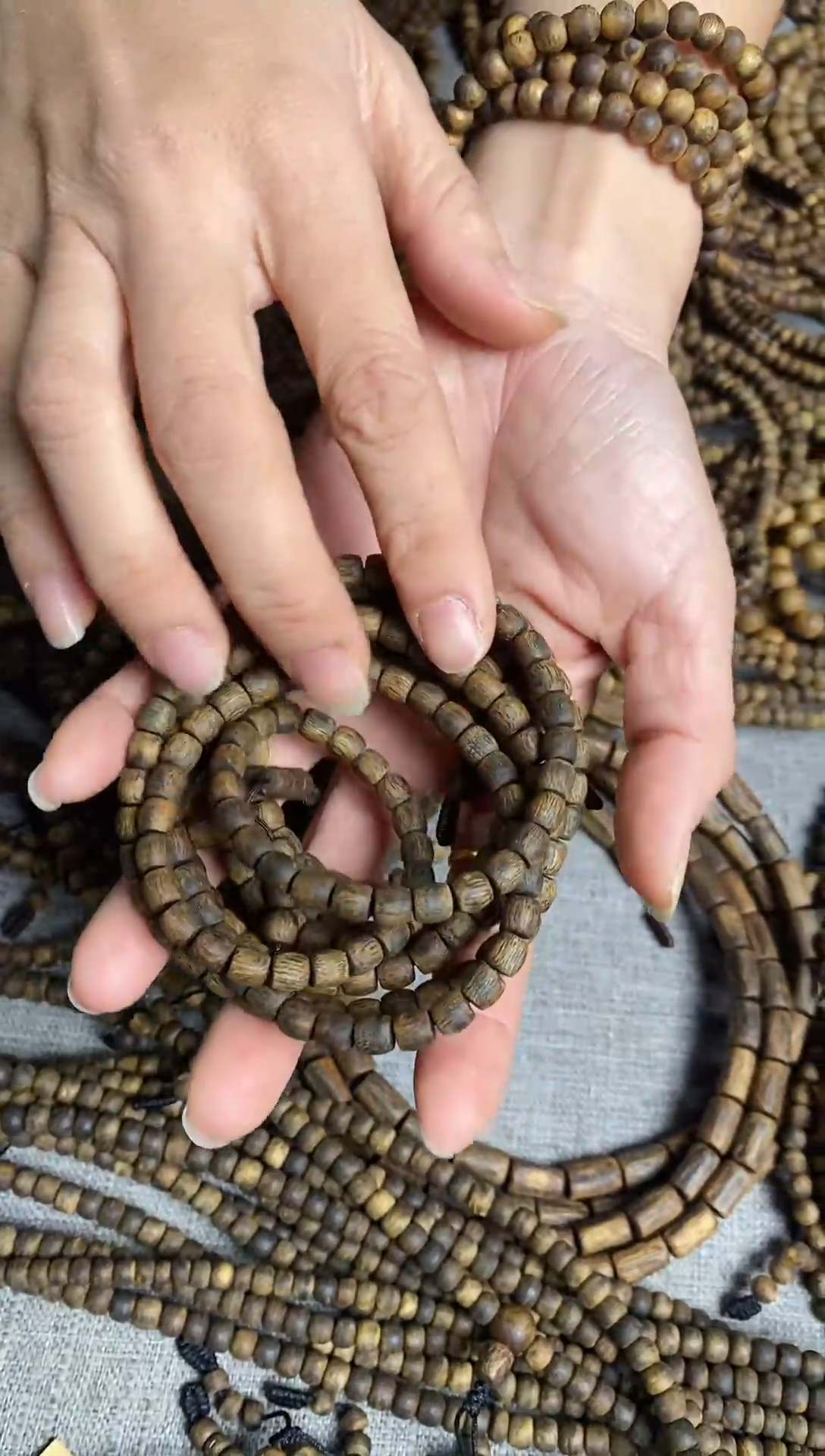 沉香手串透顶绿06直丝纹鼓珠多圈棋楠手串多样性发一