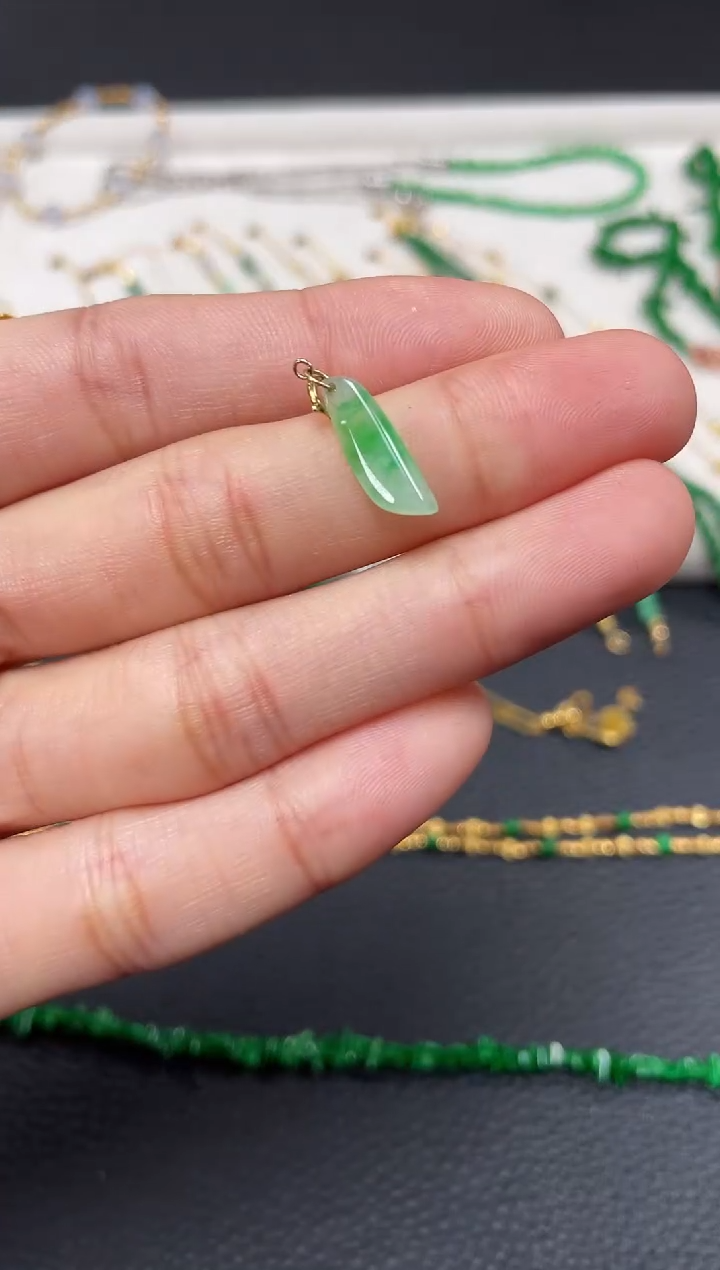 【闪购商品】翡翠吊坠(不含链)18K金镶嵌一个  JK476