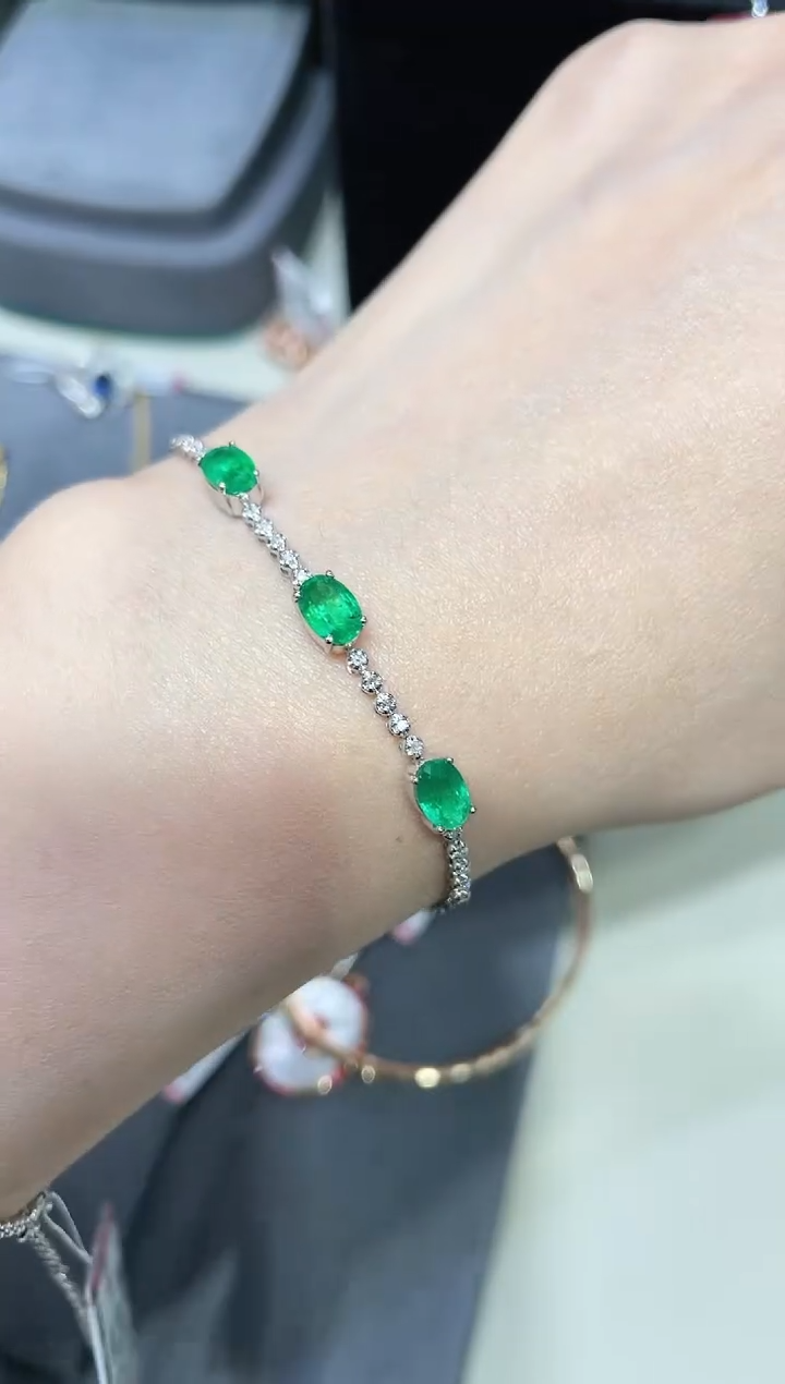 18K金镶嵌天然祖母绿手链