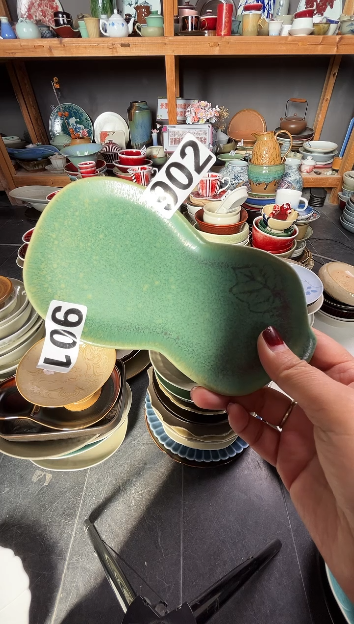 瓷片邵*晶902绿色葫芦碟