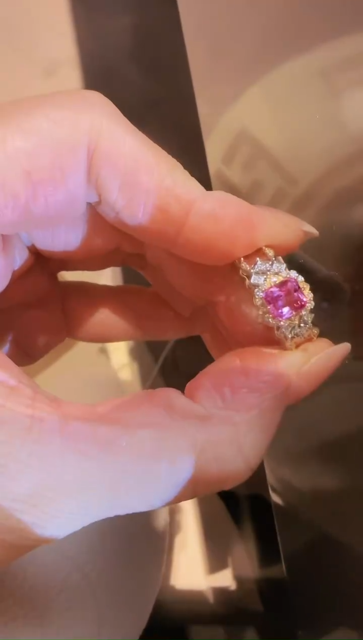 【闪购商品】彩色蓝宝石戒指18K金镶嵌精选 紫色戒指