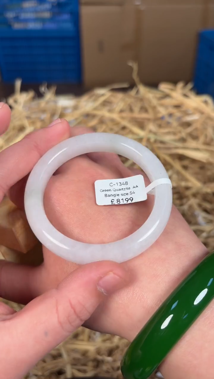 未镶嵌手镯石英质玉C1348