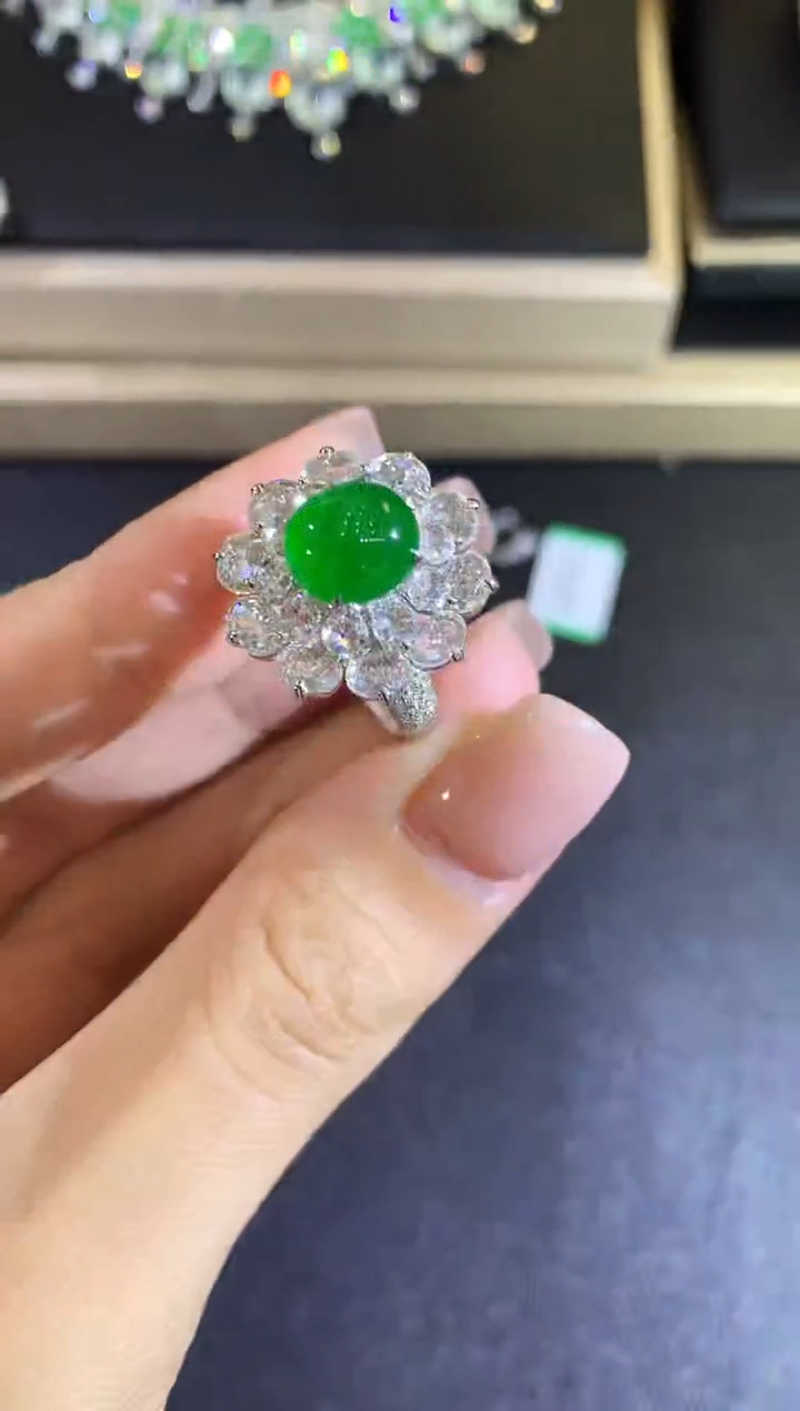 【闪购商品】翡翠戒指18K金镶嵌a311            