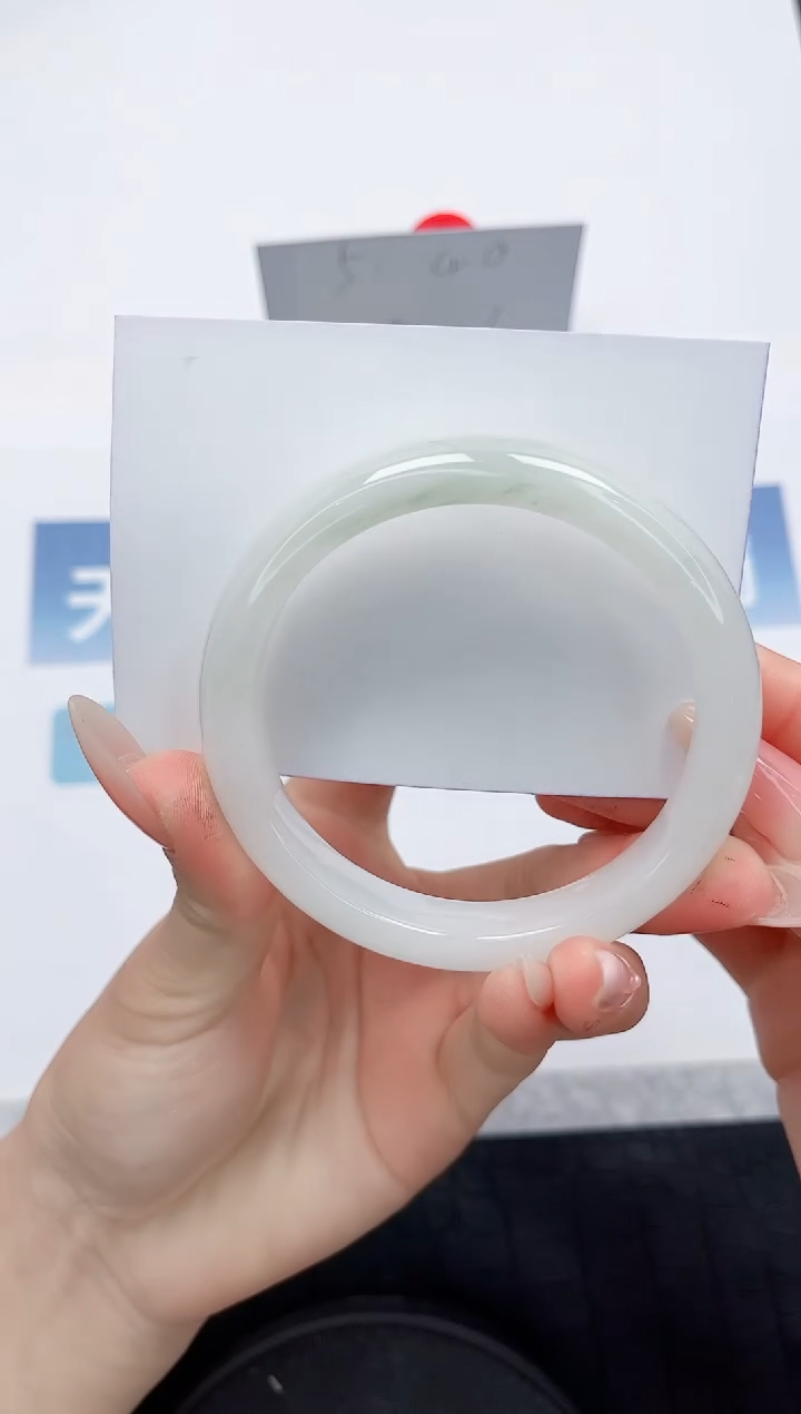 【闪购商品】石英质玉手镯未镶嵌L15-60.4