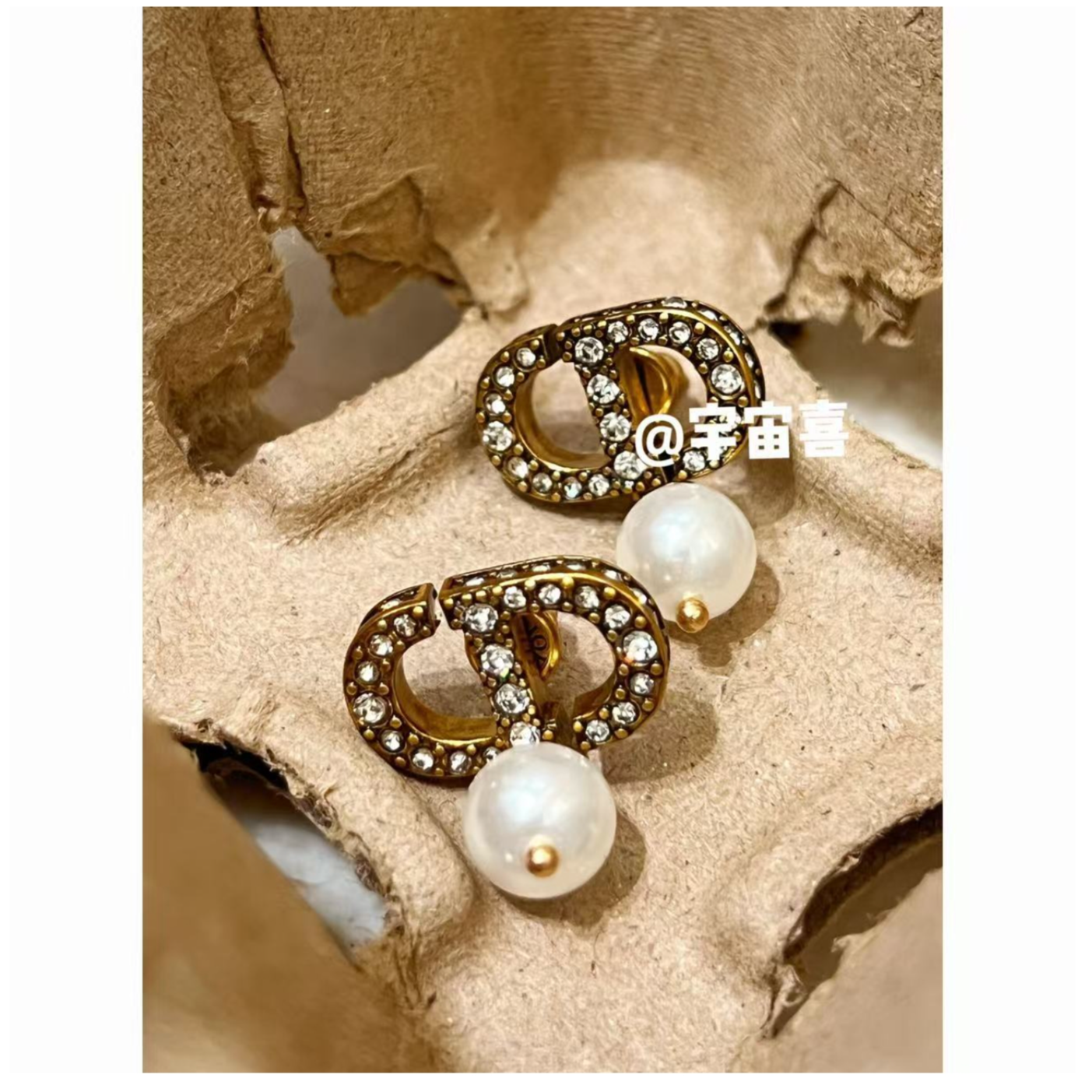 黄铜仿珍珠耳饰 L5-090【黑金黄铜猪鼻子白锆坠贝珠耳钉】