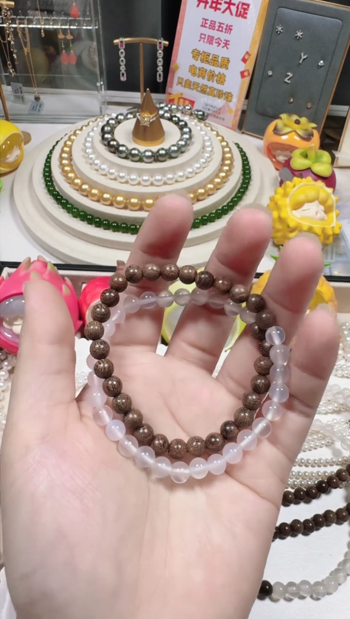 【闪购商品】淡水珍珠颈饰银S925镶嵌荔枝冻手串