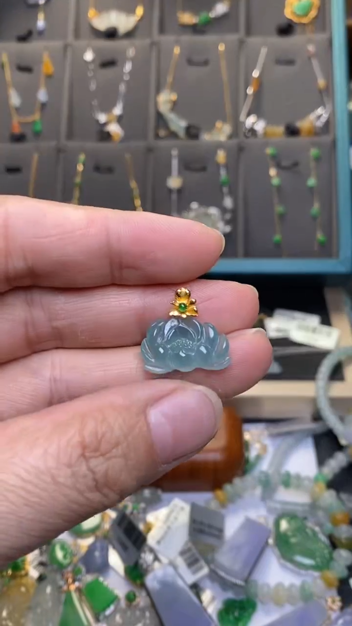 颈饰18K金镶嵌翡翠净货36309