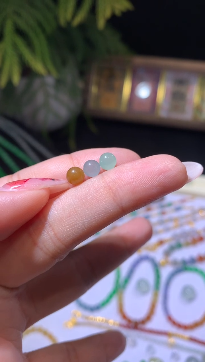 【闪购商品】定制翡翠未镶嵌5.5*珠子3颗 280+28