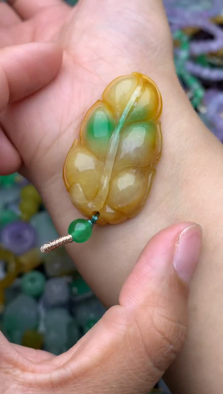 颈饰未镶嵌翡翠天然缅甸翡翠吊坠