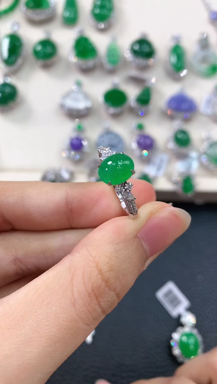 【闪购商品】翡翠戒指18K金镶嵌D124 