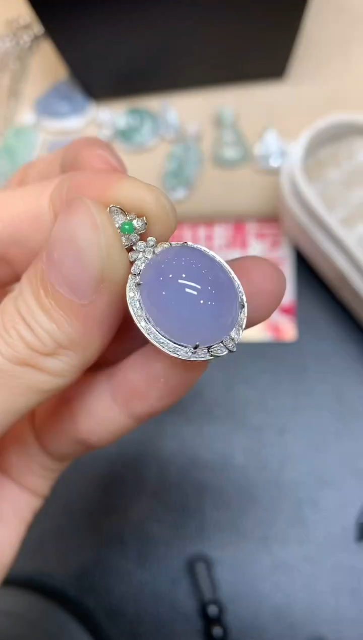 【闪购商品】翡翠吊坠(不含链)18K金镶嵌蛋面【无服务费