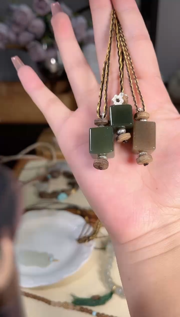 和田玉银S925镶嵌吊坠(赠链)多样性发货其一