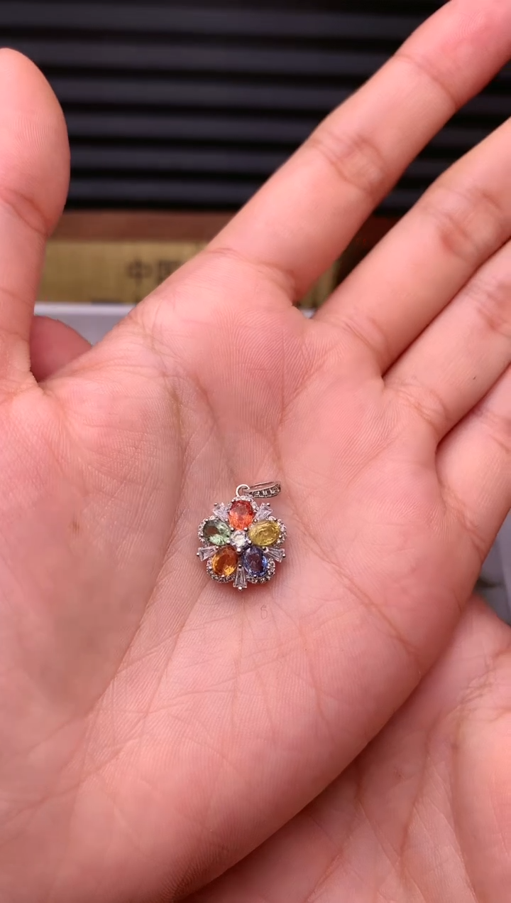 【闪购商品】蓝宝石颈饰银S925镶嵌........