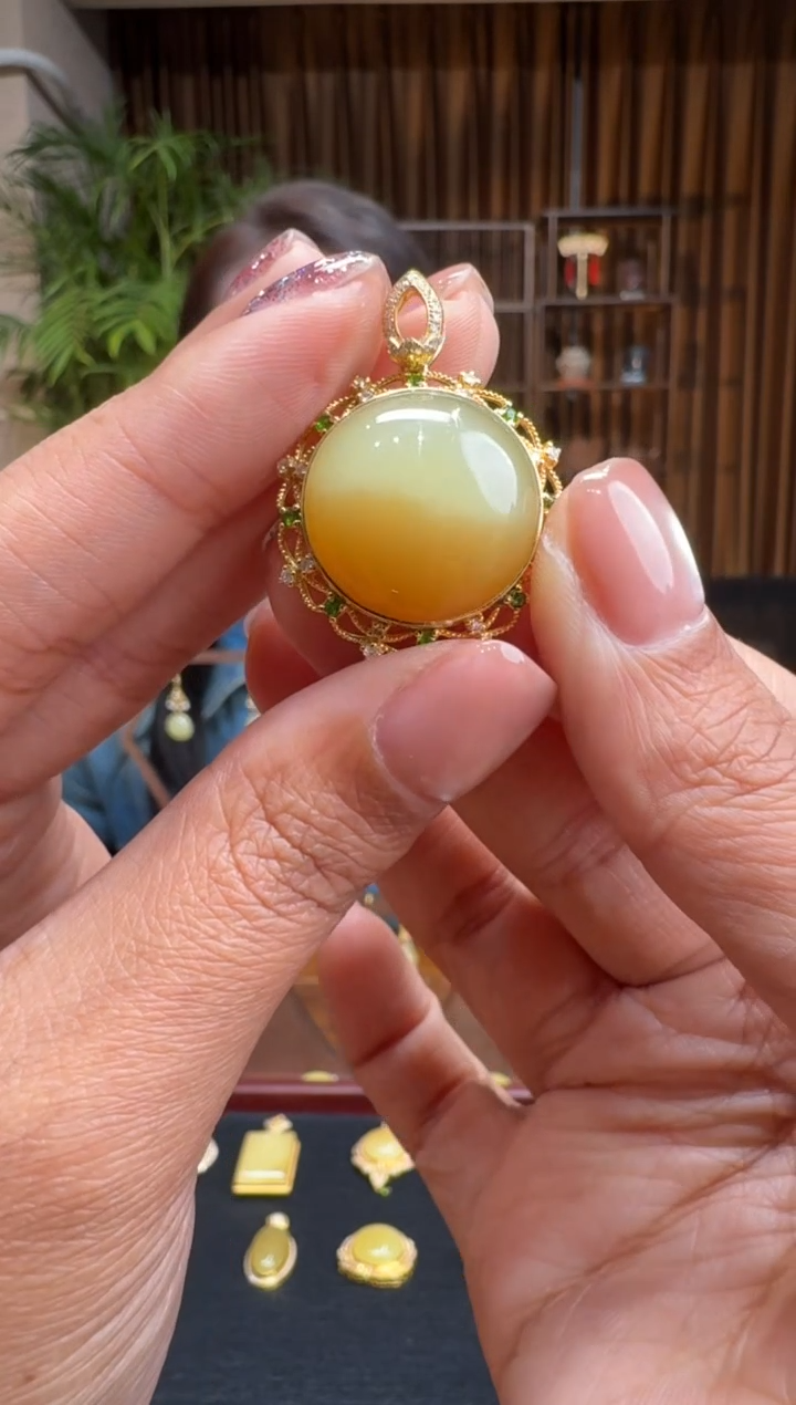 【闪购商品】和田玉10218K金镶嵌2.26冰冰多样性发货